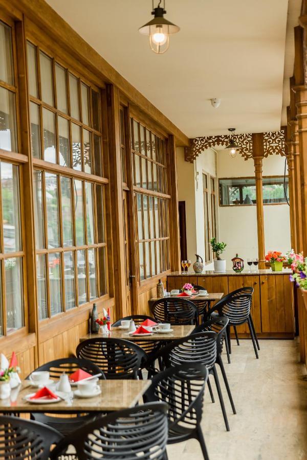 Rasta Maidan Hotel Tbilisi ภายนอก รูปภาพ